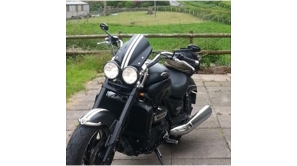 Suzuki GSX-R 1000, Ducati 749R en Triumph Rocket Roadster